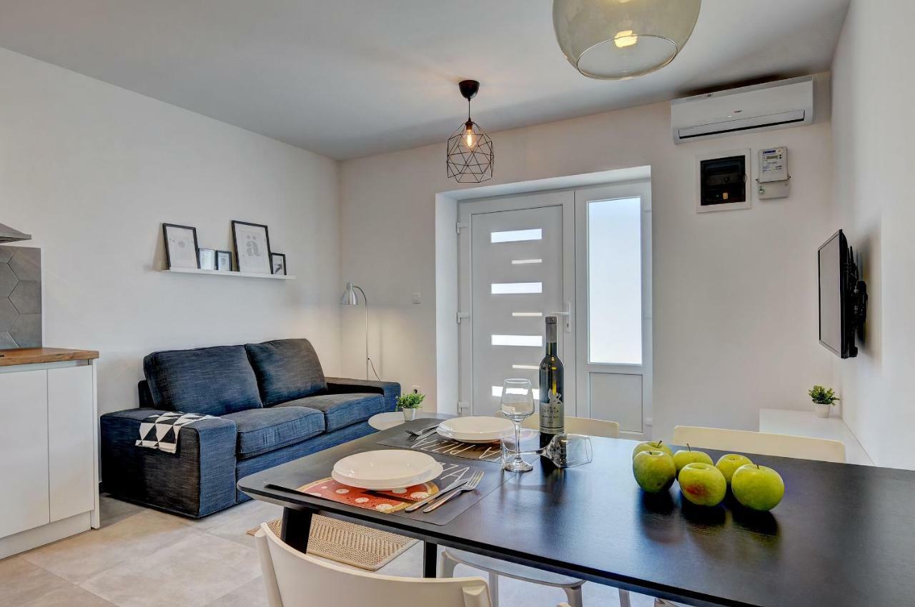 Appartamento Apartman M Pola Esterno foto